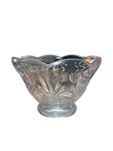 Load image into Gallery viewer, ROYAL LIMITED CRYSTA 6&quot; Round Bowl Tulip

